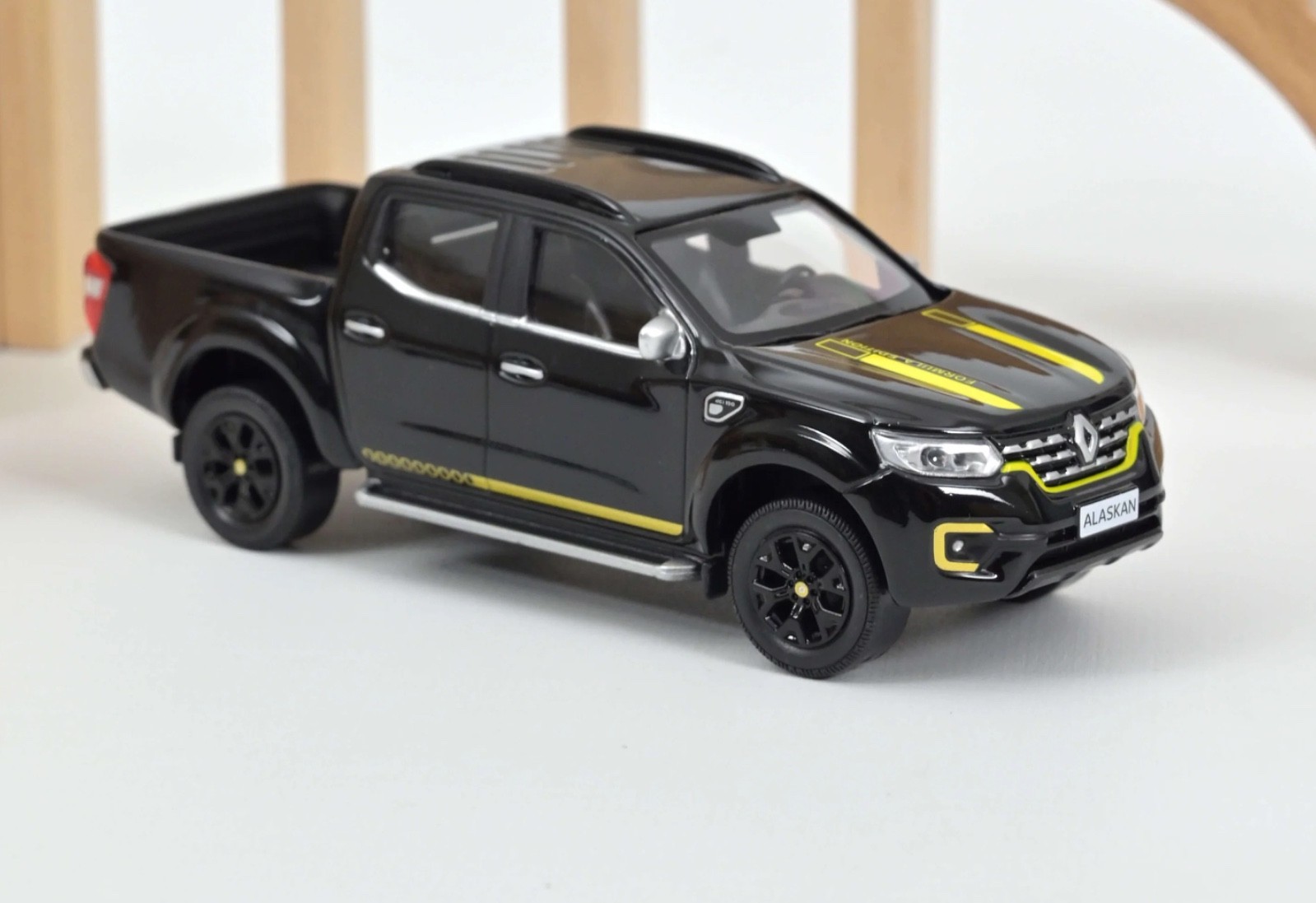 Norev Renault Alaskan Pick-up Formula Edition 2018 1:43 518352