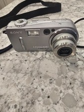SONY 4.0 Mega Pixels Cyber Shot Camera and Accessories 0718-01AM