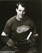 Greatest Photo Of Gordie Howe Detroit Red Wings Gordie Howe in Hockey Uniform 