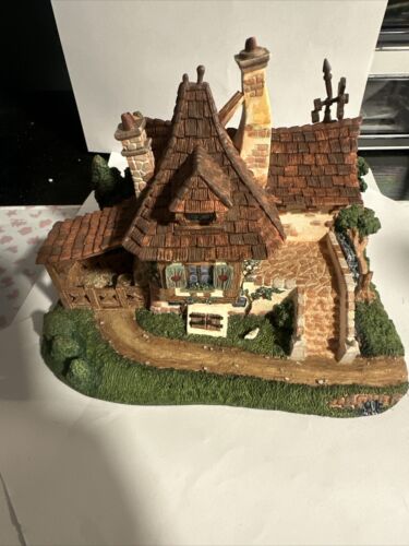 Beauty and the Beast French village Belle & Maurice’s Cottage Disney - Zdjęcie 1 z 7