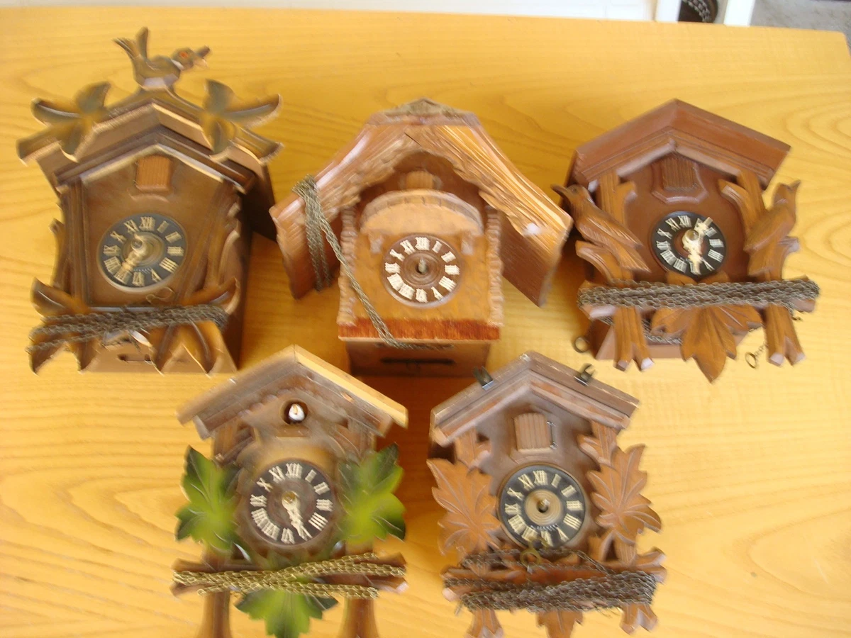 Orologio a cucù al quarzo Casa tipo Foresta Nera con musica TU 4227 QM