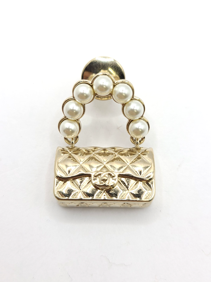CHANEL Brooch Pin Badge CC Matelasse Bag Motif Faux Pearl | eBay