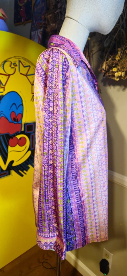 1970s Button Down Dagger Collar Graphic Dress Shirt - Image 2 of 4