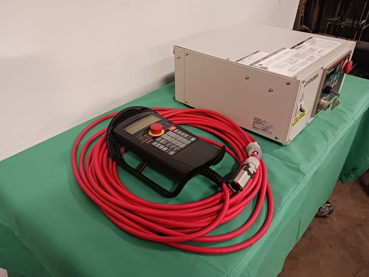 Mitsubishi CR2Q-721-S312 Robot Controller w/ R32TB-15 Teach