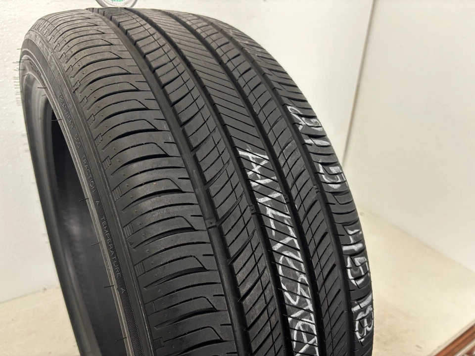 1 Tire 215 45 18 Hankook Kinergy GT (7.50/32 = 83% Tread Left) - Image 4 of 4