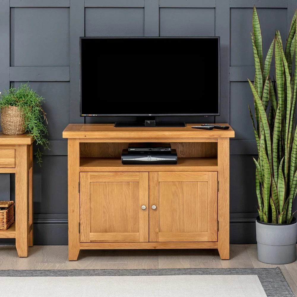 Medium oak sideboard deals