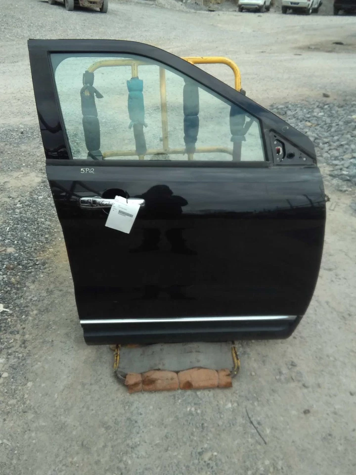 Used Front Right Door Assembly Front fits: 2013 Ford Explorer Limited R. Front R - Изображение 2 из 4
