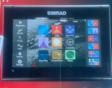 Simrad GO9 XSE Fishfinder Chartplotter w/Active Imaging 3 in 1 CMAP Pro Discover
