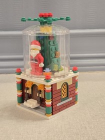 LEGO 40233 Santa Snow Globe Set Christmas Holiday Retired 100% Complete 2016
