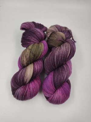 handgefärbte '' Die Softe '' Einöder Merino Socke 4 fach - 100 g GRAUBRAUNE KIRSCH