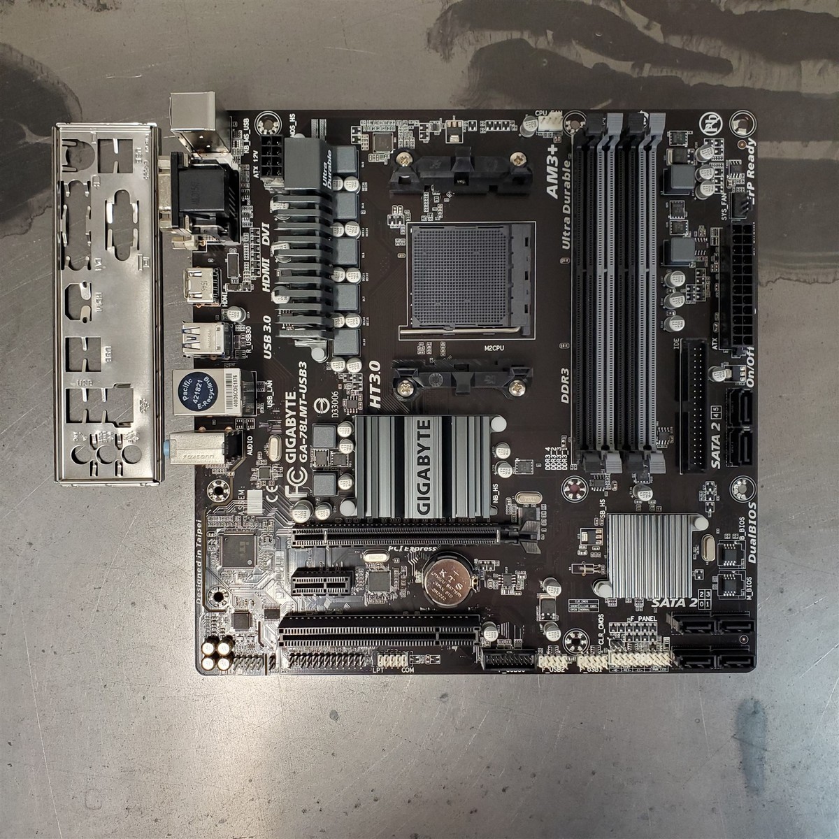 GIGABYTE GA-78LMT-USB3 AM3+ AMD 760G USB HDMI mATX Motherboard