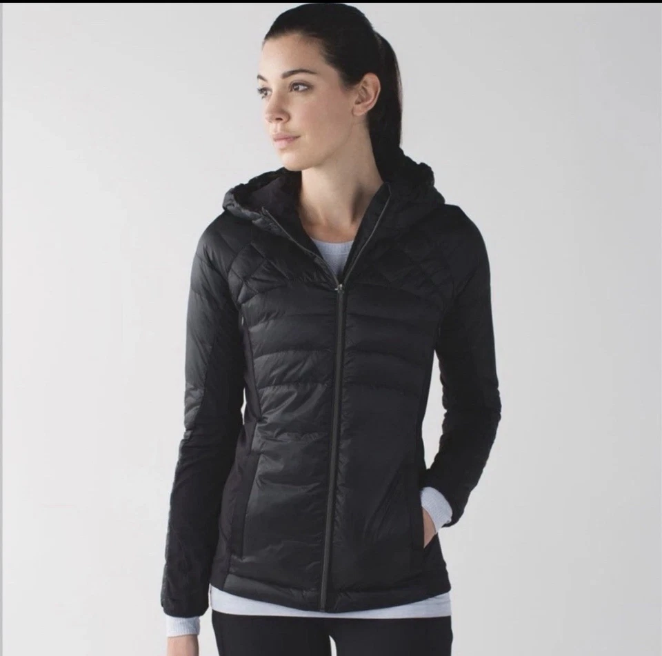 Chaqueta Lululemon Down for It All negra 700 plumón de ganso cremallera completa con capucha para mujer 6 Foto 2 de 4