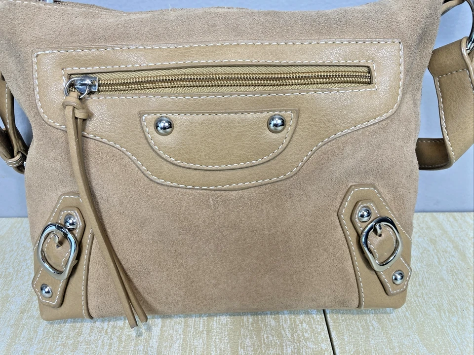 A.N.A. Bolso de mano/cartera A New Approach de gamuza de cuero beige con correa para el hombro Foto 4 de 4