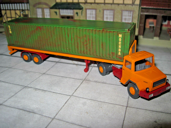 Wiking 055405 - Magirus Deutz Mit Pritschenauflieger - Container Bam / Moskau-image