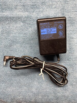 Sony Discman D-121 Portable CD Player and 4.5 V AC Adapter - FOR