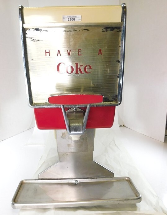 548/2306 Vintage Coca Cola Fountain Countertop Motor Boat