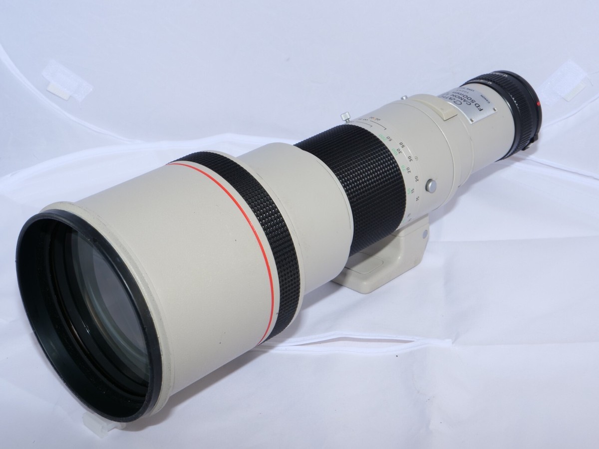 Canon FD 500mm f4.5 L telephoto Lens. Case. Hood. Caps. Canon F1n