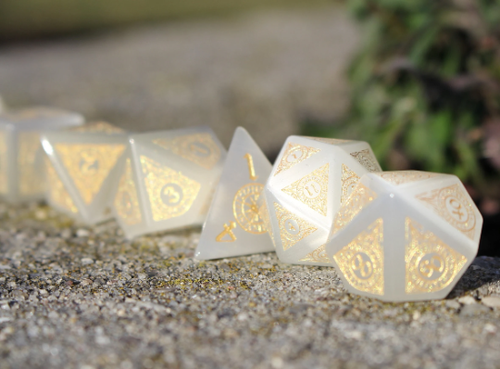 Dragon's Runic White Gats Ojo 7 Piezas Piedras Preciosas DND RPG 5e Juego de Dados - Imagen 8 de 9