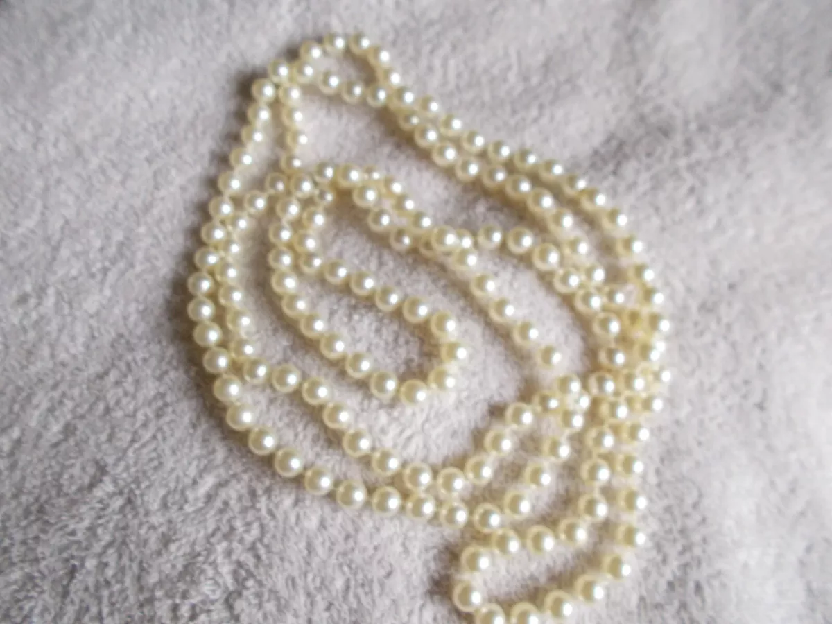 Pearl bead necklace - 54 costume jewellery (fake pearls - not real pearls)