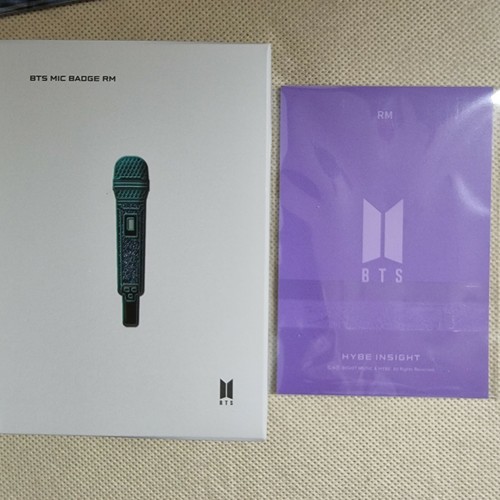 [BTS] BTS HYBE INSIGHT Visitor Only BTS MIC BADGE + PHOTOCARD - Picture 40 of 45