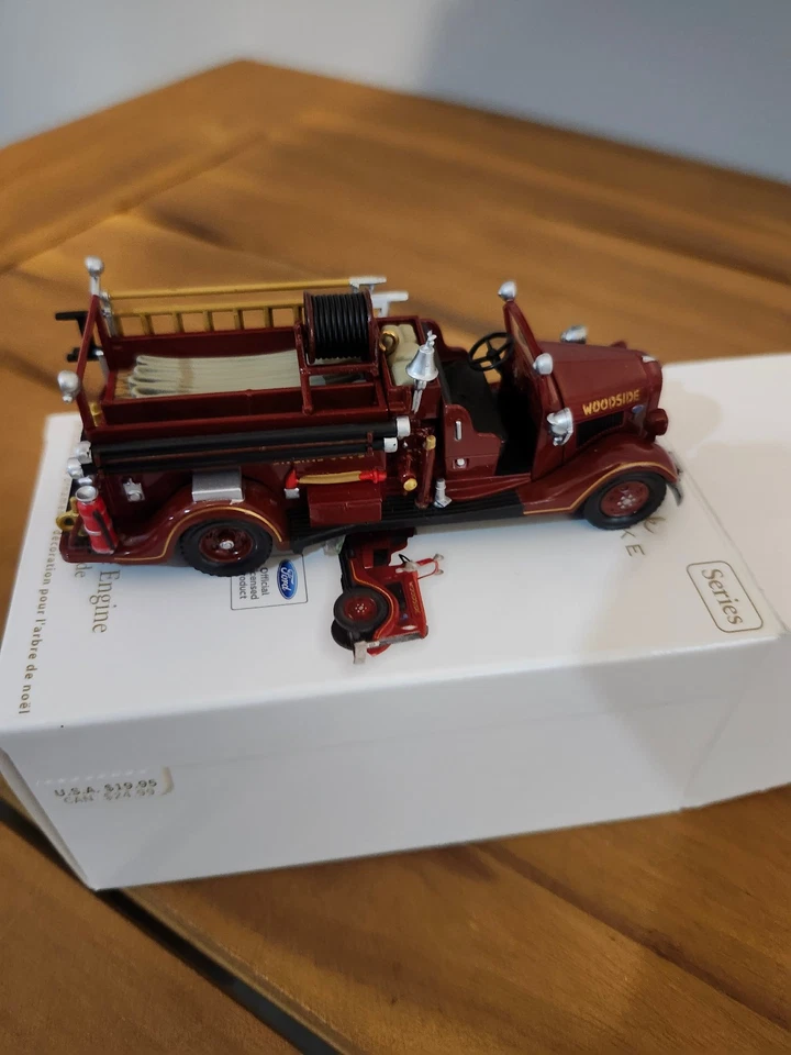 2012 Hallmark Ornament 1936 FORD FIRE ENGINE 10th in the Fire Brigade Series H58 - Image 2 of 4
