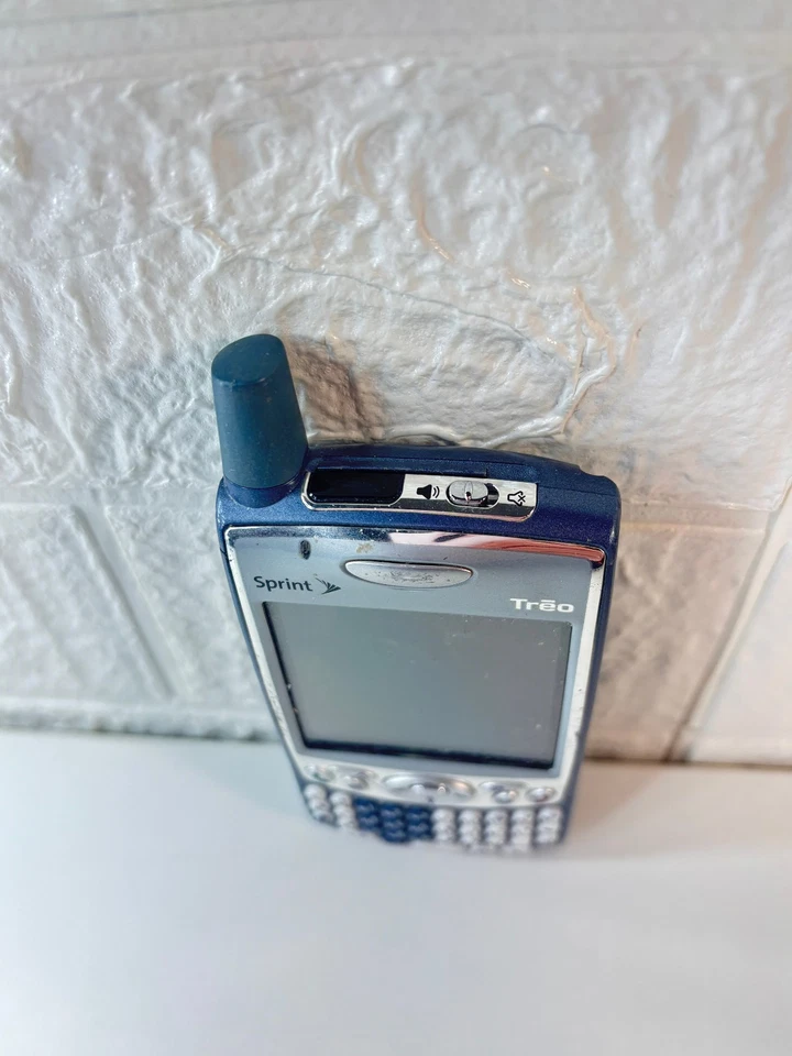 Sprint Palm Treo 650 w/ Battery - Pre-owned - Image 4 of 4