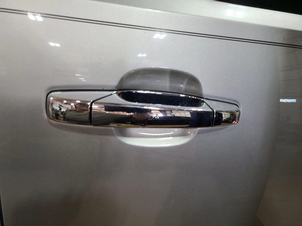 2011 2012 2013 2014 GMC SIERRA 2500 PICKUP Passenger Front Door - Image 3 of 4