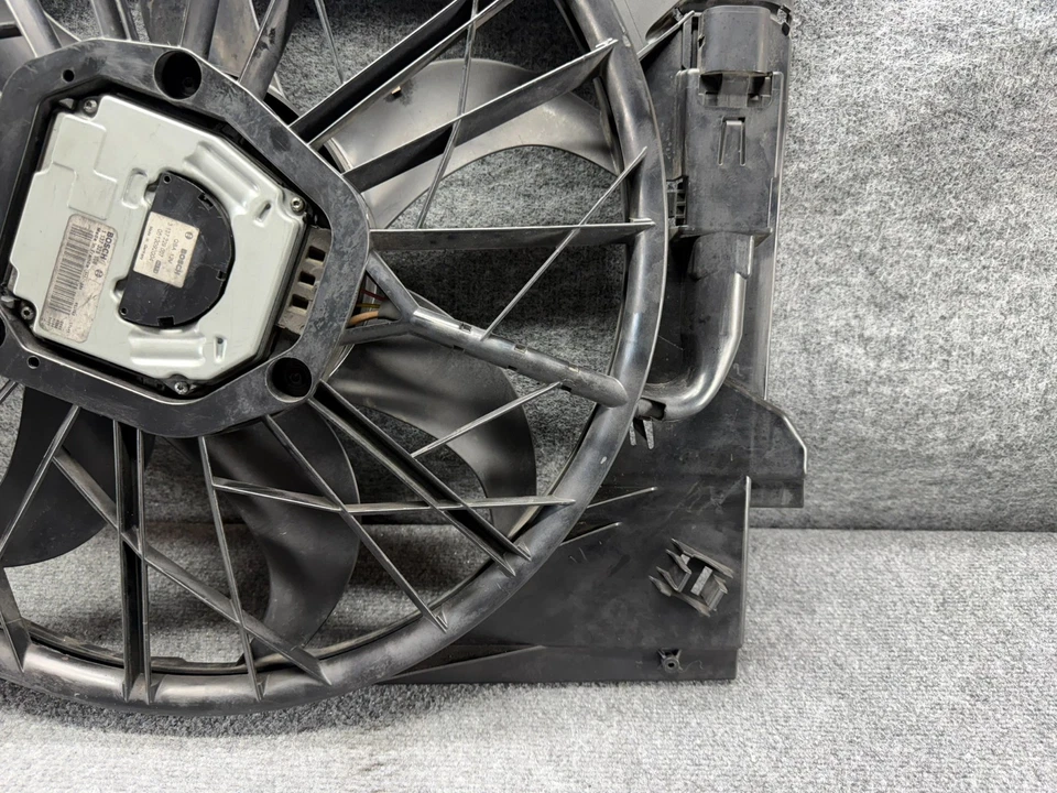 MERCEDES W219 CLS55 CLS63 E63 AMG MOTOR RADIADOR VENTILADOR DE REFRIGERACIÓN MOTOR OEM Foto 3 de 4