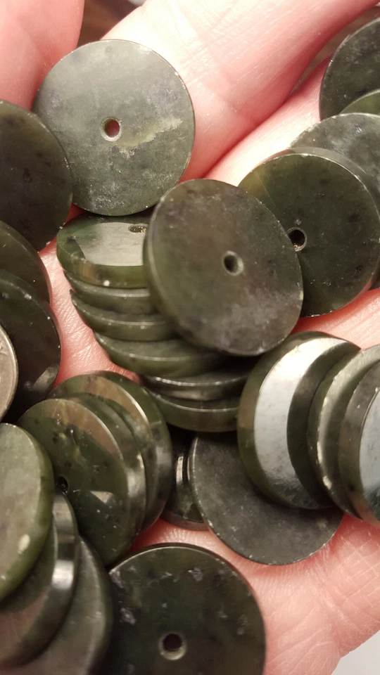 JADE FLAT DISCS. 20 mm rounds. Center drilled. Nice deep green. - Image 2 of 2