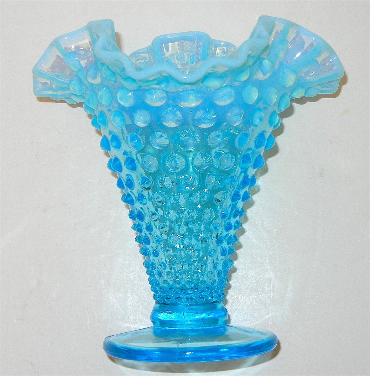 VINTAGE FENTON BLUE OPALESCENT HOBNAIL RUFFLED TOP GLASS