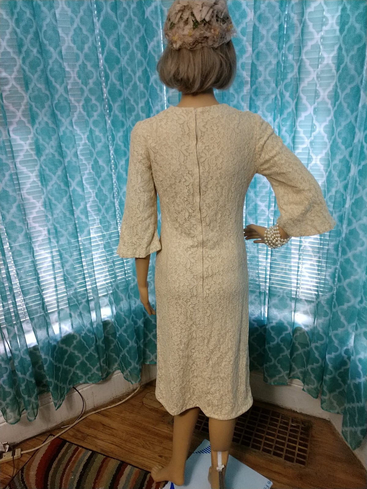 1960s cream/ivory lace dress with flutter sleeve wedd… Gem