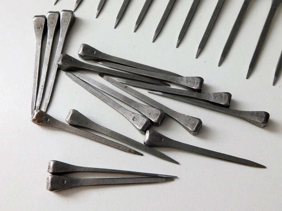 65mm Lot de 30 anciens clous en fer forgé,Tête Carré 7X8 mm,serrure,Porte,Déco - Photo 2/4