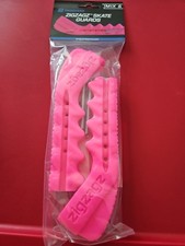 Zigzagz Ice Skate Guards Pink