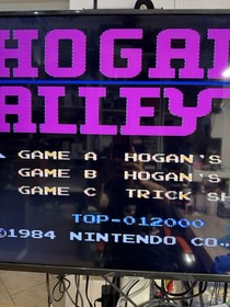 Hogan&rsquo;s Alley Nintendo NES Authentic w Manual Tested