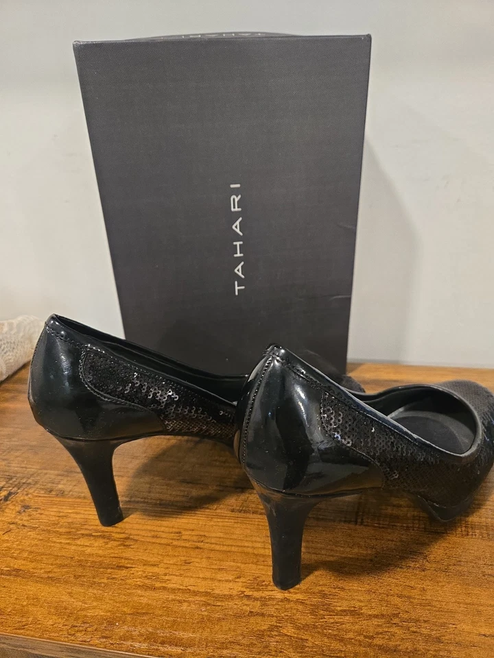 Tahari Cheryl Negro Lentejuelas Plataforma Zapatos Tacones Talla 8.5M con Caja - ¡Elegantes! Usado en excelente estado! Foto 4 de 4