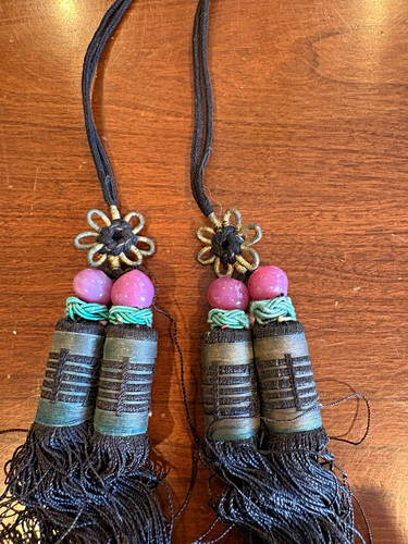 2 Vintage Chinese Silk Luck Tassels - Afbeelding 1 van 3