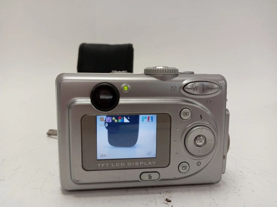 Vivitar ViviCam 5826 4.0MP Digital Camera Bundle Pre-owned Working Order cleared - Image 2 of 4