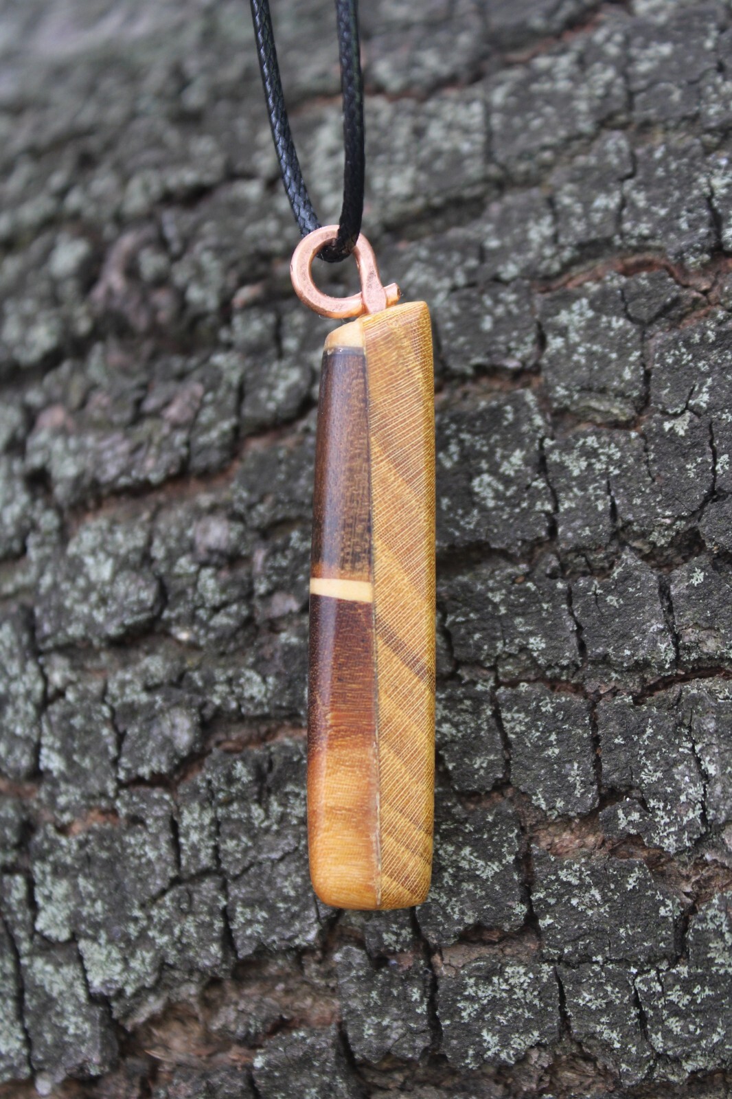 Pendentif LORELEY en bois pour sublimer vos tenues bohèmes chic