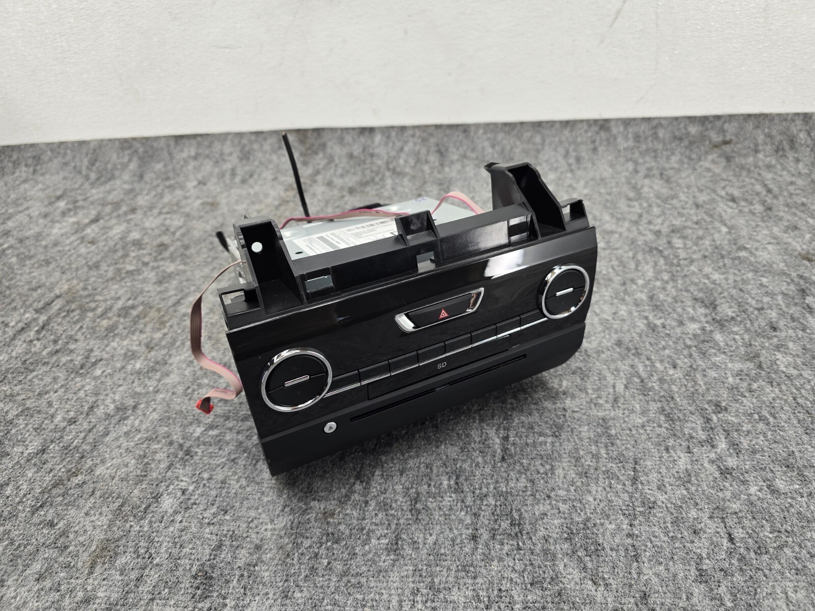 RADIO RECEIVER RIM BEZEL ASSEMBLY OEM 40K 14-19 MASERATI GHIBLI S QUATTROPORTE