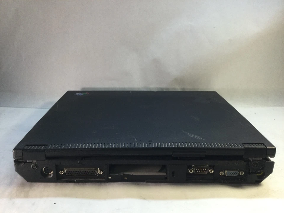 IBM ThinkPad 390 Intel Pentium MMX -NO POWER/BROKEN HINGE -MZ - Image 4 of 4