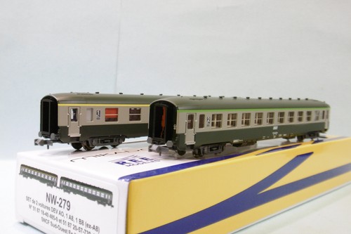 Set 2 Voitures voyageurs DEV AO REE Modèles NW272 - N 1/160