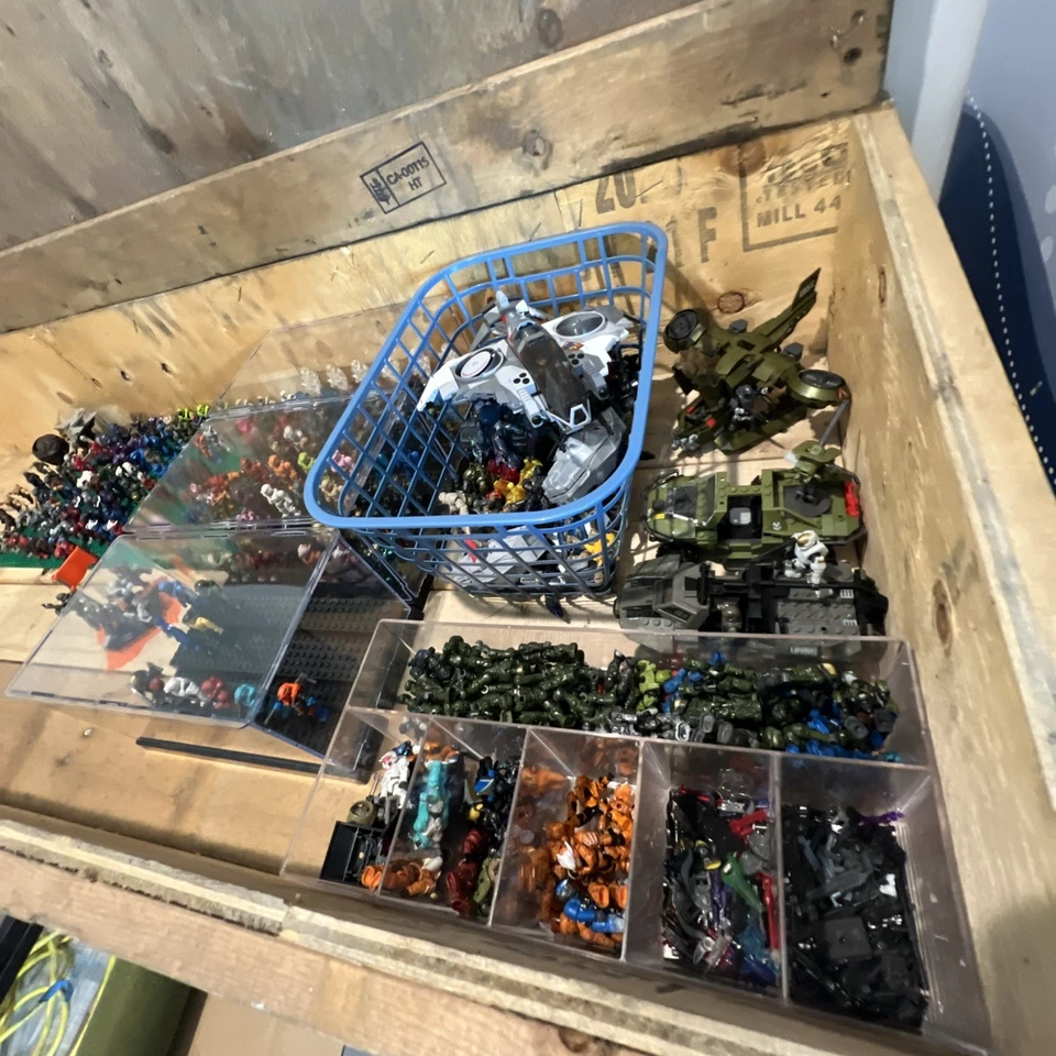 Halo Mega Bloks Construx Selling My Collection. Started Collecting 1:64 Cars - Image 2 of 4