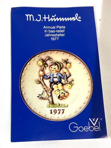 GOEBEL HUMMEL ANNUAL 1977 IN BAS RELIEF 7 1/2" COLLECTOR PLATE BOY IN PEAR TREE - Picture 6 of 9