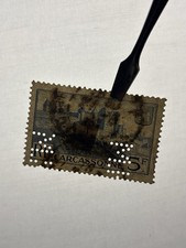 France timbre perforé M.H Carcassonne 5 francs, année 1938,   nº YT 392