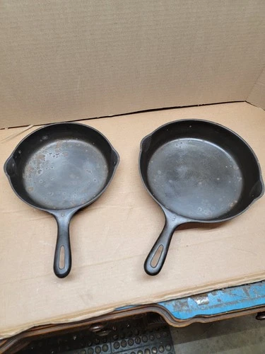 Vintage Unmarked Wagner Ware Cast Iron Skillets - #6 and #8