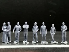 1:64 Scale Miniature People - Resin / unpainted - great for Dioramas #66 Figures