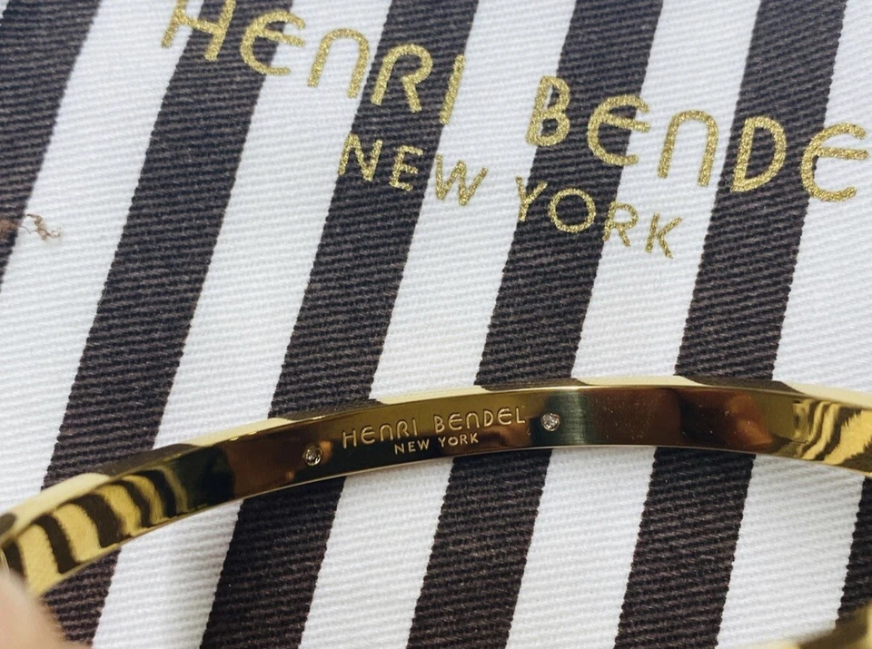 Brazalete ajustado Henri Bendel Rox. Nuevo. En piedras de oro y cristal rojo. Foto 4 de 4