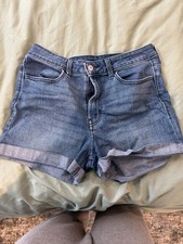 Old Navy High Rise Wow Jean Shorts Women  s Size 8 Blue B87