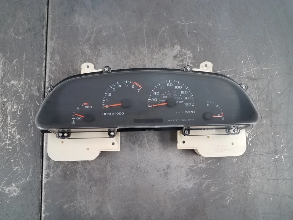 Chevy Impala SS 1996 sedán calibre Cluster #1673 Z2 Foto 2 de 4