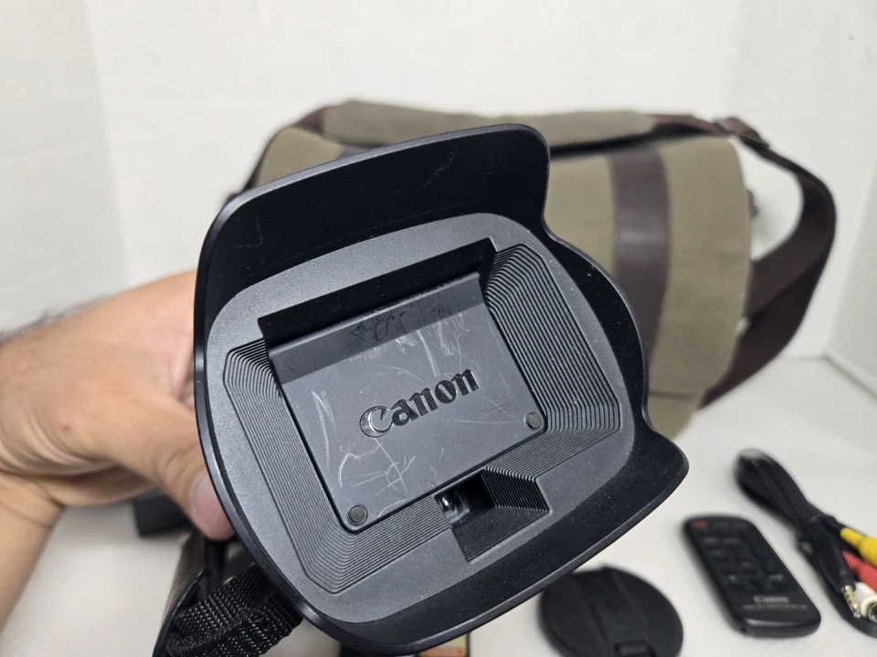 Canon Vixia HF G20 Camcorder Bag 3 Batteries 2 64gb Memory Cards Remote - Image 4 of 4